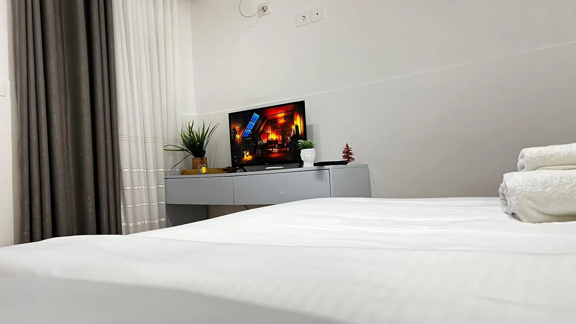 Tirana Square Hotel 3*,